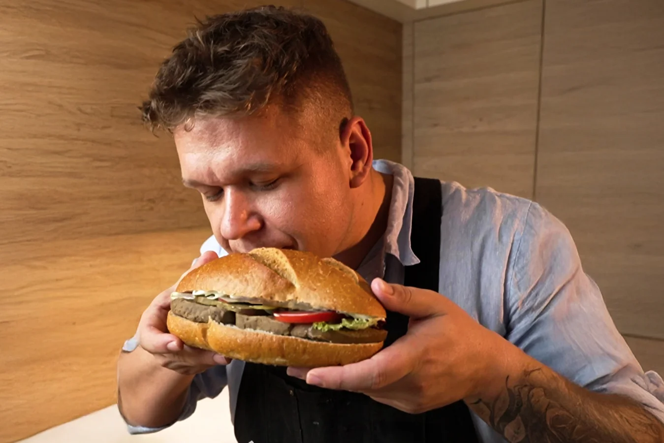 Vegán pástétom csicseriborsóból és szárított gombából - egyszerű recept sonkafőzőben