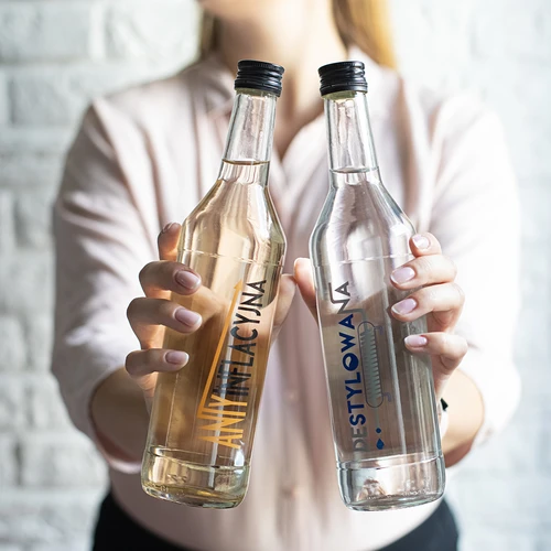 0,5 l-es palack csavaros kupakkal és Destylowana felirattal - 4 db. - 9