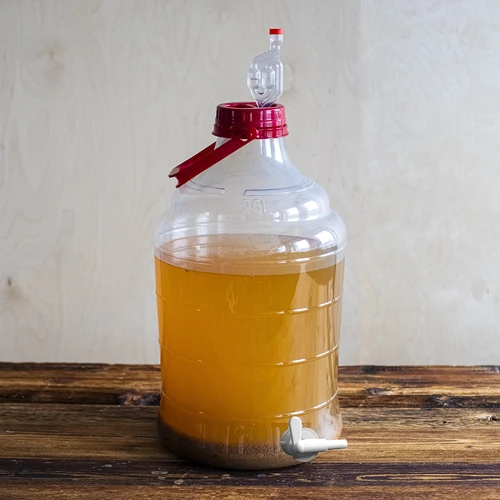 15 l-es ballon fogantyúval és csappal - 16