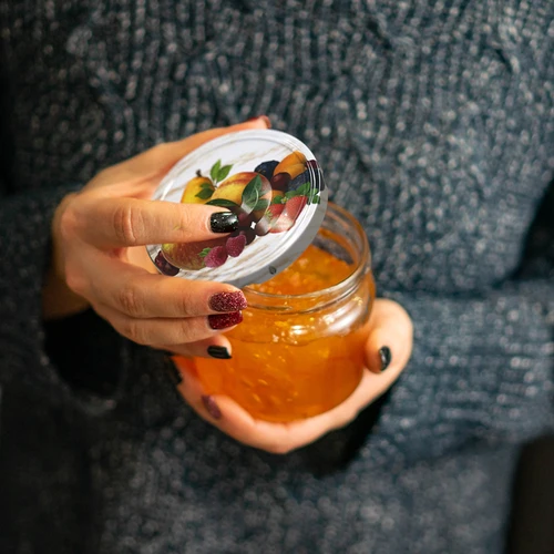 Csavaros tető fi 66/4, gyümölcsmintás, fehér alapon - 10 db. - 6