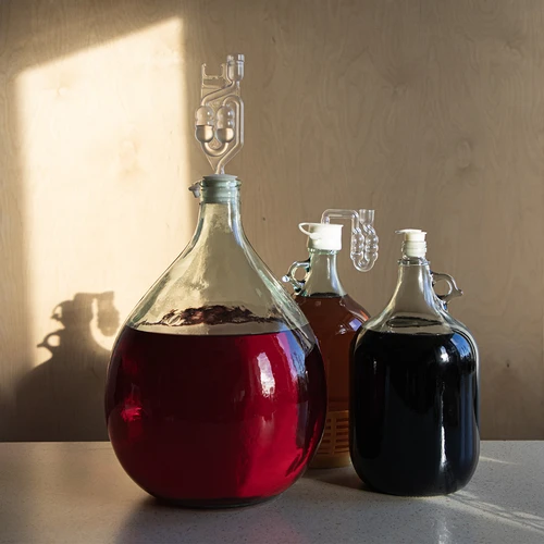 Demizsonhoz való dugó fi 44/48 mm, zárókupakkal - 7