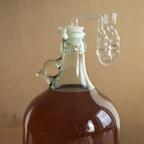 Dugó demizsonhoz fi 28/32 mm, zárókupakkal - 7