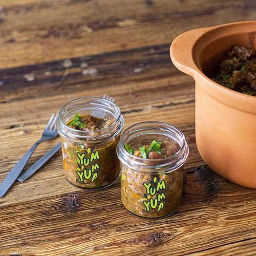 Egyenes falú, 346 ml-es, Ø 82 mm-es befőttesüveg színes "Yum Yum" nyomattal és fekete csavaros tetővel, 3 db - 7