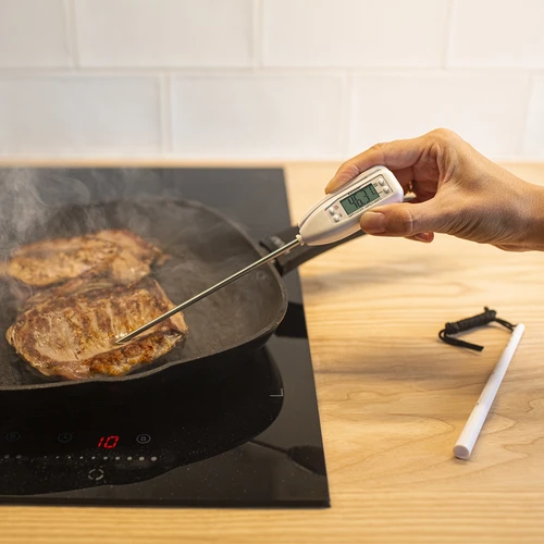 Elektronikus konyhai hőmérő (-50°C-tól +300°C-ig) tokkal, fehér - 4