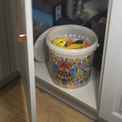 Élelmiszeres vödör GWIOZDA - fedéllel, 10 L - 8