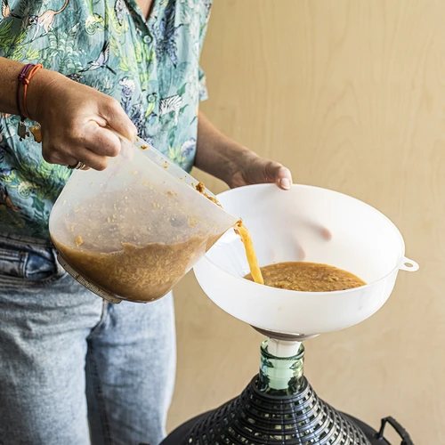 Fehér műanyag tölcsér, Ø 25 cm - 6