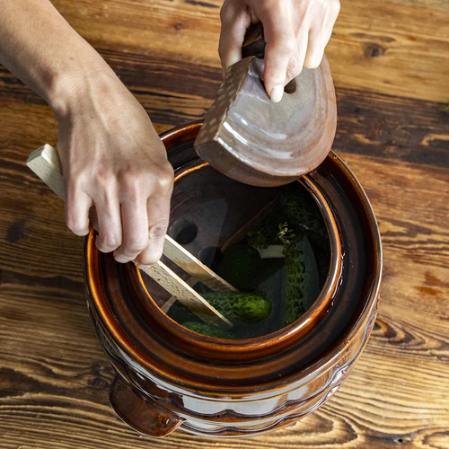 Leszorítókő hordókhoz, kőedényből készült, fi 22 cm - 7