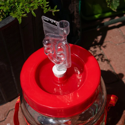 Műanyag erjesztő kotyogó, 6 kamrás - 4