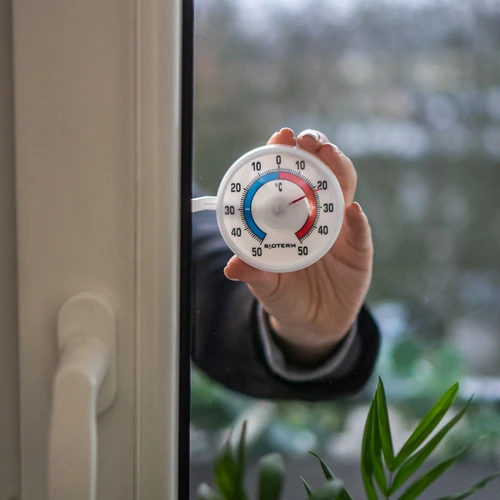 Univerzális, öntapadós hőmérő (-50 °C-tól +50 °C-ig) Ø 7,2 cm - 3