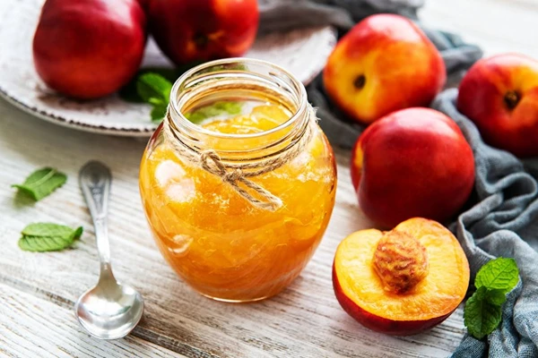 Őszibarack-konfitúra rozmaringgal