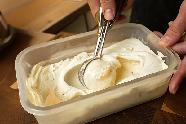 Tejszínes fagylalt konyakos aromával