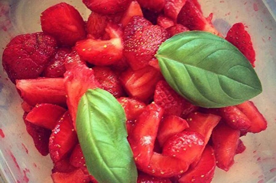 Browin Przepiśnik - Bazsalikomos eperdzsem