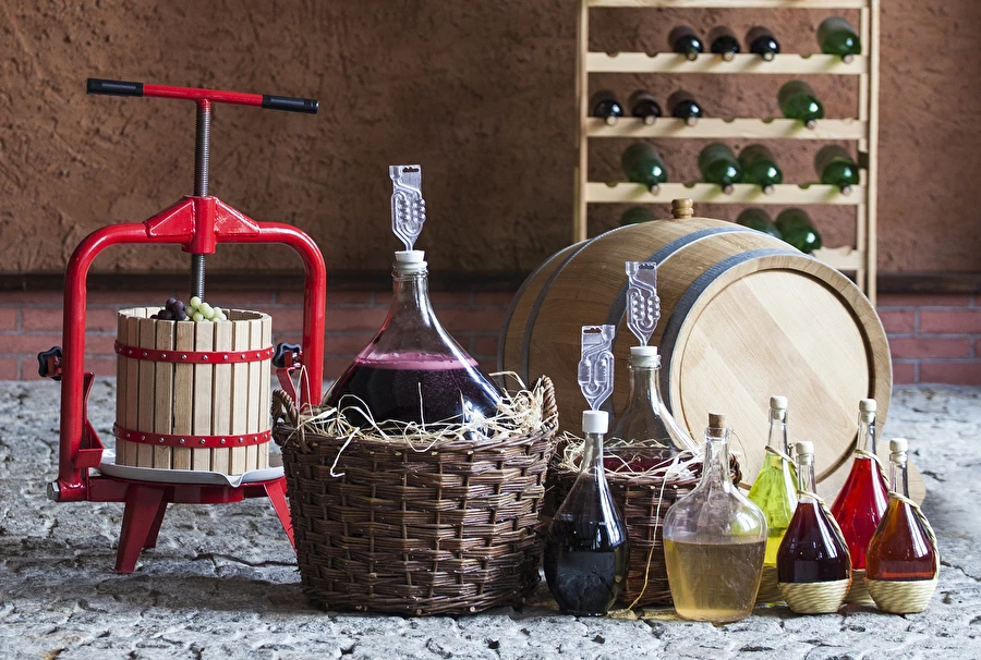 Hogyan készítsünk bort lépésről lépésre?