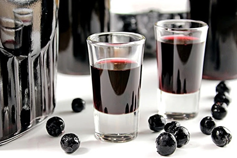 Browin Przepiśnik - Pędzimir dédapjának gyümölcslikőrje